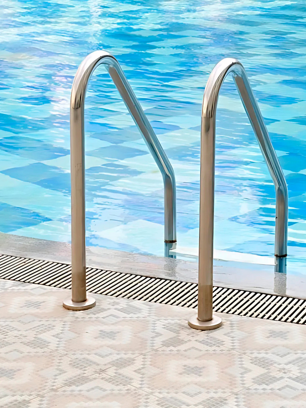 Pasamanos de acero inoxidable doble tubo satinado para alberca residencial
